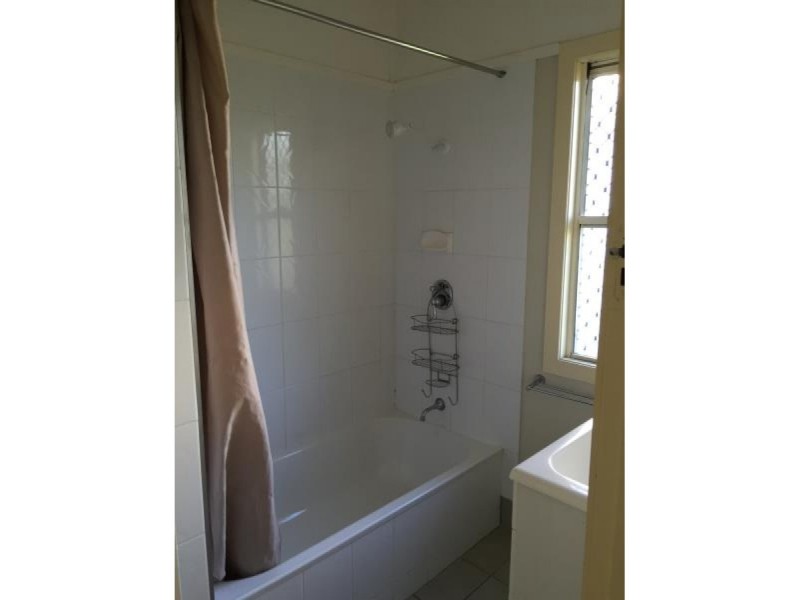 184 High Street, Berserker QLD 4701